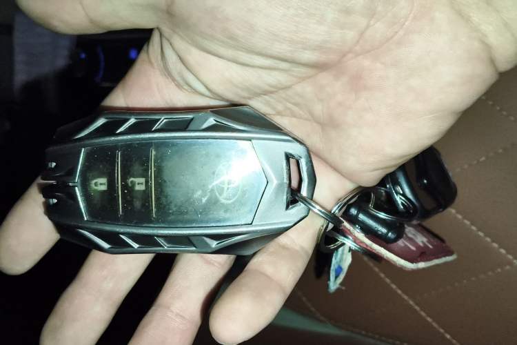 Used Toyota Land Cruiser 2015 4.6L V8 Middle East Limited Edition Vehicle Key