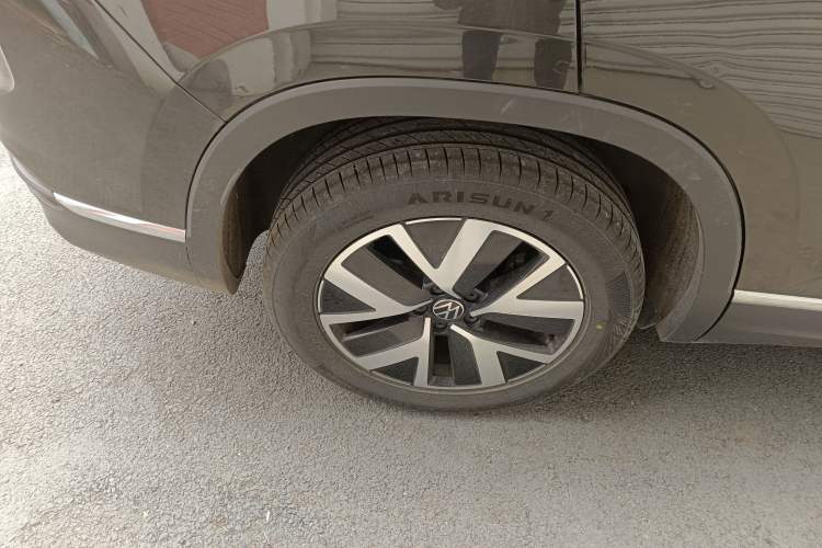 Used Volkswagen Tayron 2023 280TSI Two-Wheel-Drive Luxury Plus Advanced Version Exterior 5