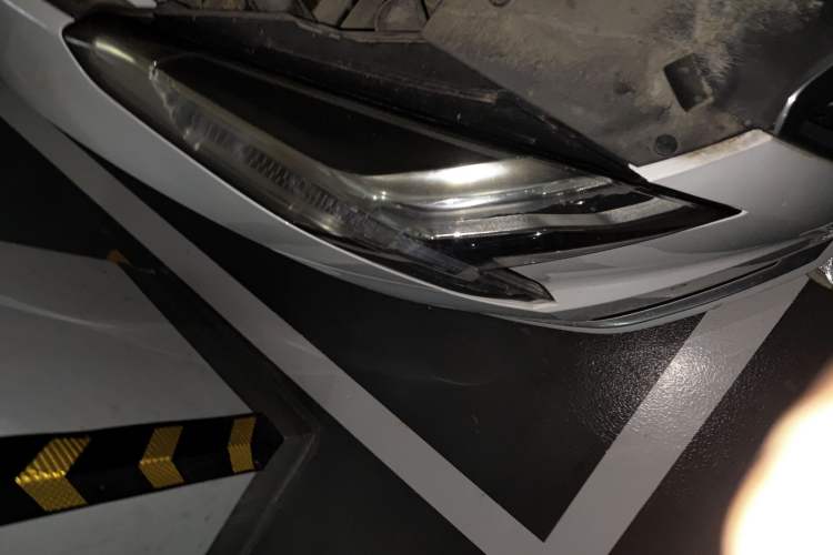 Used Cadillac XTS 2018 28T Elite Edition Right Front Headlight