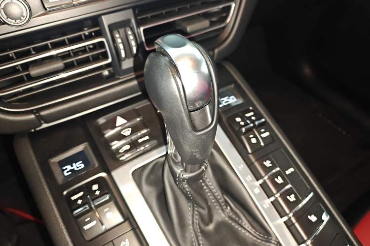 Used Porsche Macan 2021 Macan 2.0T
