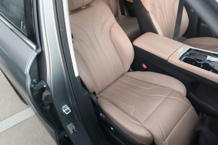 Used Chery Tiggo 8 L 2024 2.0T Two-Wheel Drive Prestige Version 5 Seats
