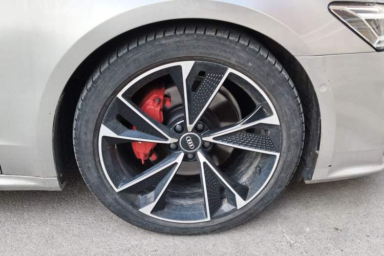 Used Audi A7 2023 45 TFSI Prestige Edition Right Front Wheel Hub