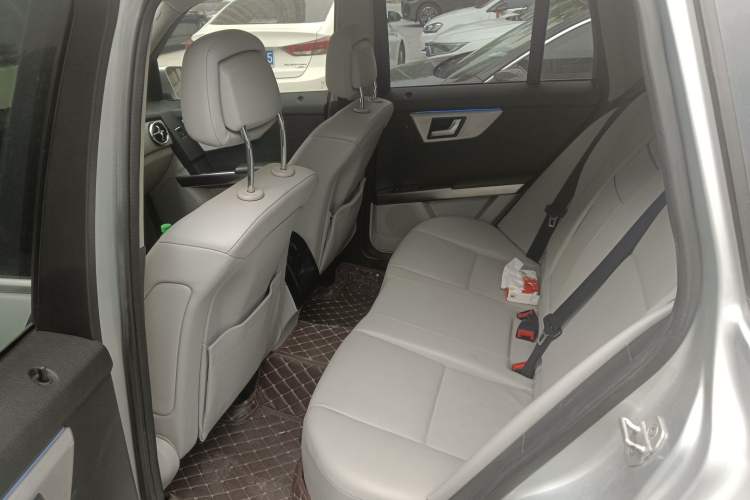 Used Mercedes-Benz GLK-Class 2013 GLK 300 4MATIC Dynamic Sunroof Model