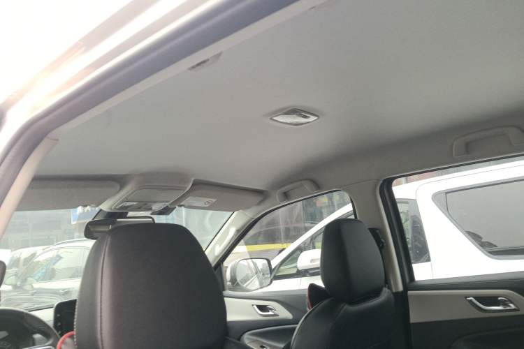 Used JMC Yuhu 7 2022 2.0T Manual Diesel Two-Wheel Drive Comfort Version Standard Wheelbase
