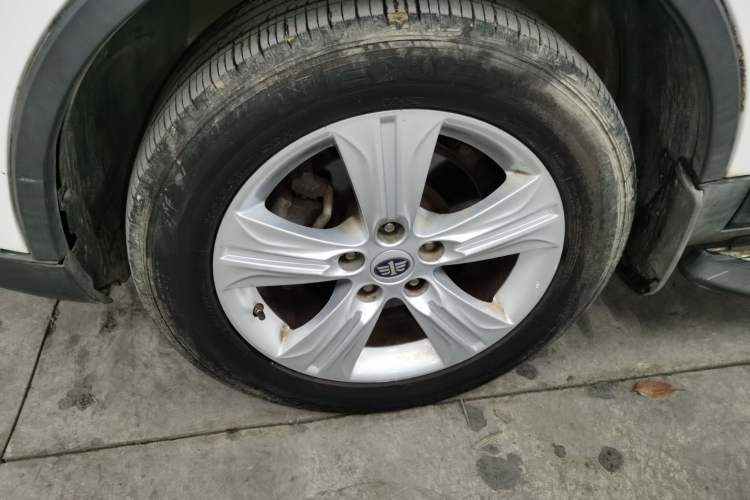 Used Bestune X80 2015 2.0L automatic luxury version