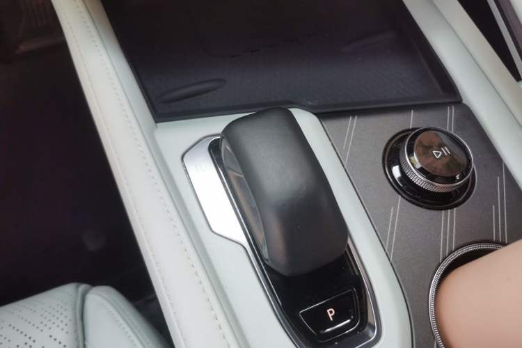 Used Zeekr 001 2024 WE Edition 100 kWh Rear-Drive Gear Lever