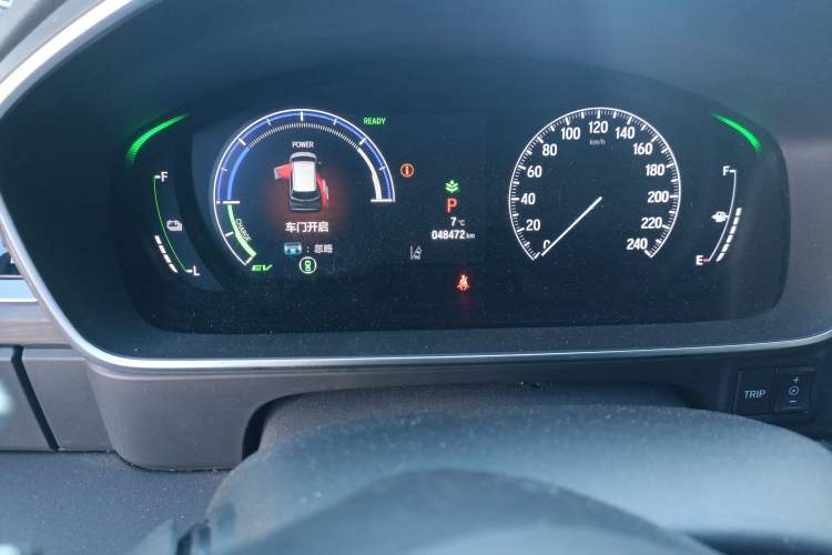 Used Honda Elysion 2024 2.0L eHEV Luxury Edition Odometer Close Up