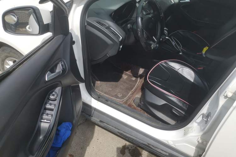 Used Ford Focus 2018 Sedan Classic 1.6L Automatic Trendy SmartDrive Edition