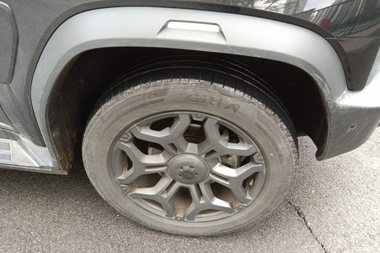 Used JETOUR Traveler 2023 2.0T All-Wheel Drive CrossPRO+ Right Front Wheel Hub