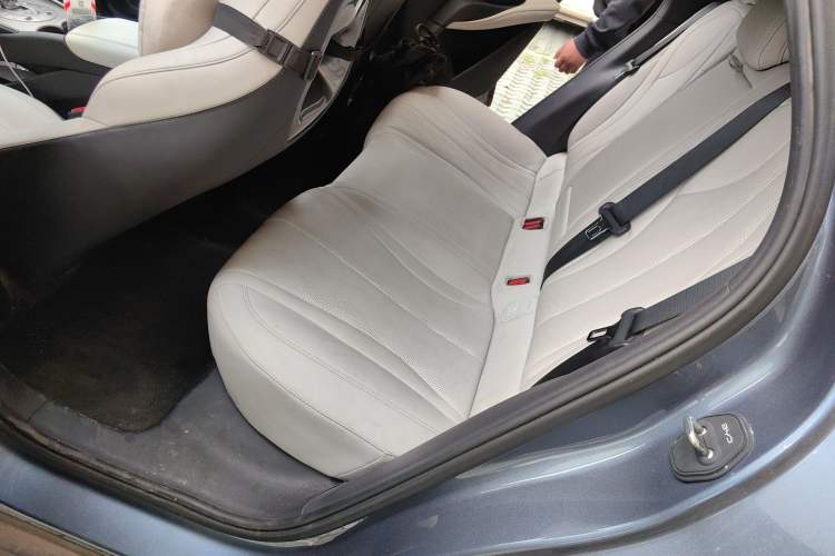 Used BYD Seal 06 New Energy 2024 DM-i 120KM Luxury Model
