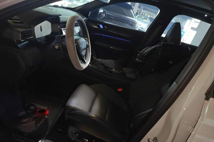 Used Lynk & Co 01 EM-P 2023 1.5TD EM-P AM Left Front Seat