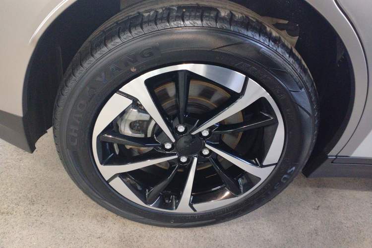 Used AION Y 2024 Plus 510 Intelligent Driving Version Right Rear Wheel Hub