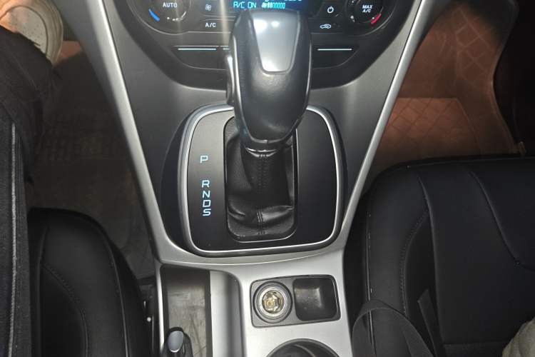 Used Ford Kuga 2015 1.5L GTDi Two-Wheel Drive Fashion Edition Gear Lever
