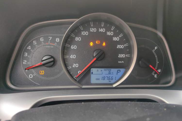 Used Toyota RAV4 2016 2.0L CVT Two-Wheel Drive Fashion Edition China V Standard Instrument Cluster