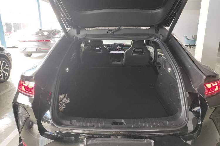 Used BYD Song L EV 2025 Intelligent Driving Version 602 km Range LiDAR-equipped All-Wheel-Drive Type
