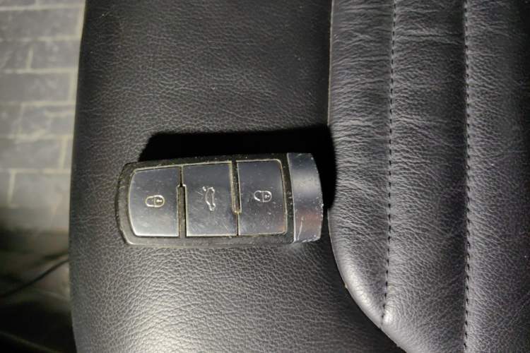 Used Volkswagen Magotan 2012 Revised 1.8TSI Luxury Version Vehicle Key