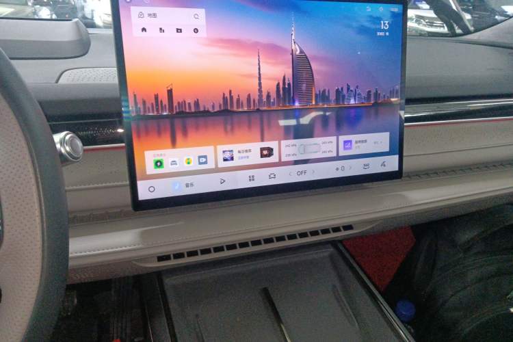 Used Geely Galaxy 8 2025 130km EM-P Starship Edition
