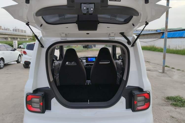 Used Geely Galaxy Panda 2024 Panda Mini 200km Endurance Bear Trunk