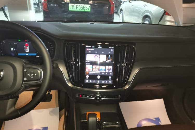 Used Volvo S60 2025 B4 Zhiyi Luxury Edition
