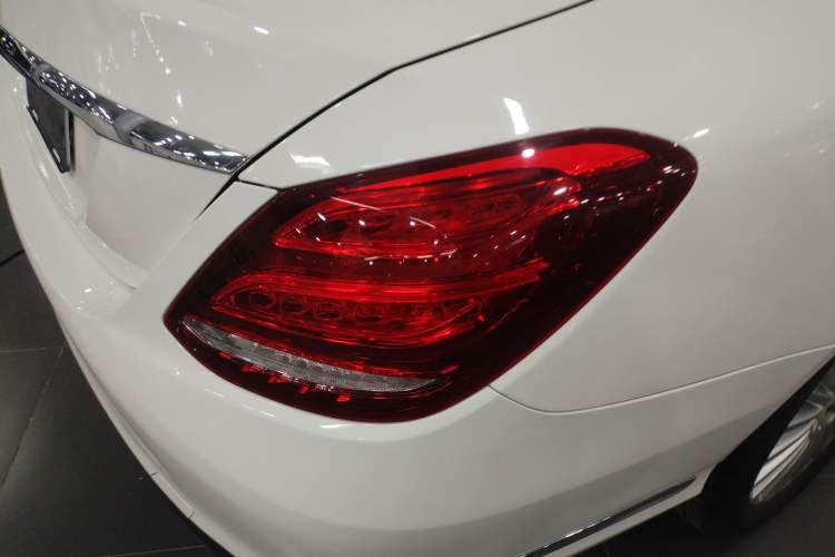 Used Mercedes-Benz C-Class 2015 Facelift C 180 L