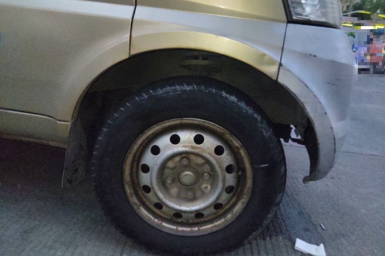 Used Wuling Rongguang 2011 1.2L Base Version Right Front Wheel Hub