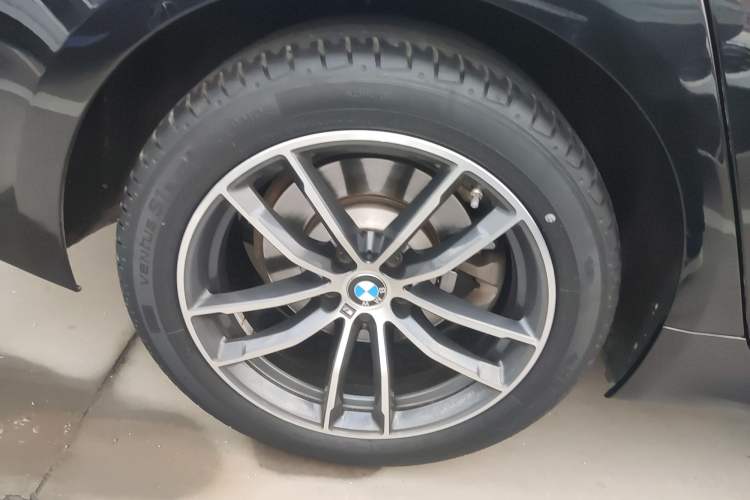 Used BMW 5 Series 2022 Second Facelift 525Li M Sport Package Exterior 5