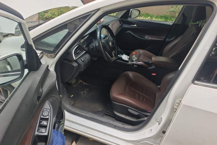 Used Buick GL6 2018 18T 6-Seater Prestige Model
