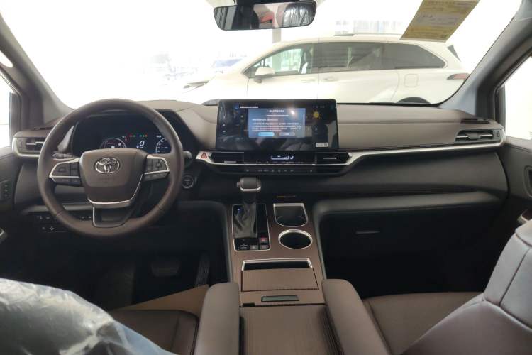 Used Toyota Granvia 2024 2.5L Hybrid Prestige PLUS Four-Wheel Drive Version
