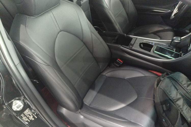 Used Toyota Avalon 2022 Dual-Engine 2.5L Luxury Edition
