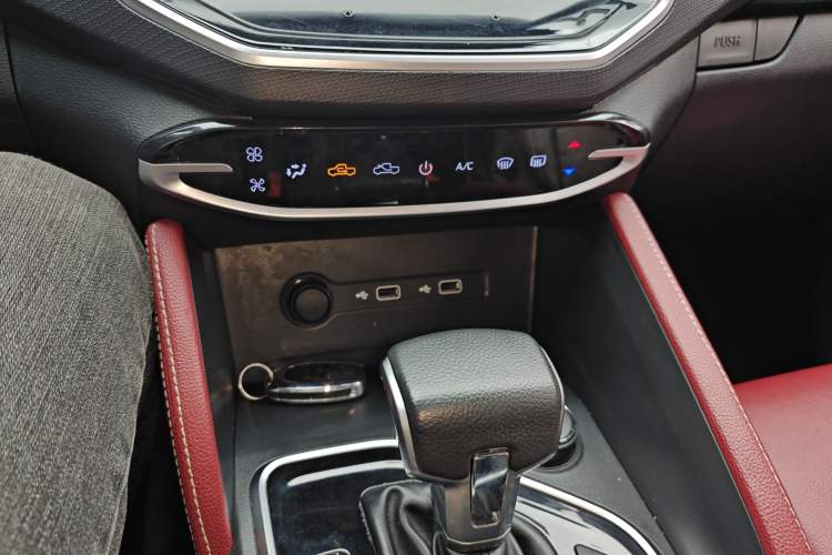 Used SAIC MAXUS Xingji 2023 Starry L 2.0T Diesel Automatic 4x4 Elite Edition Long Bed
