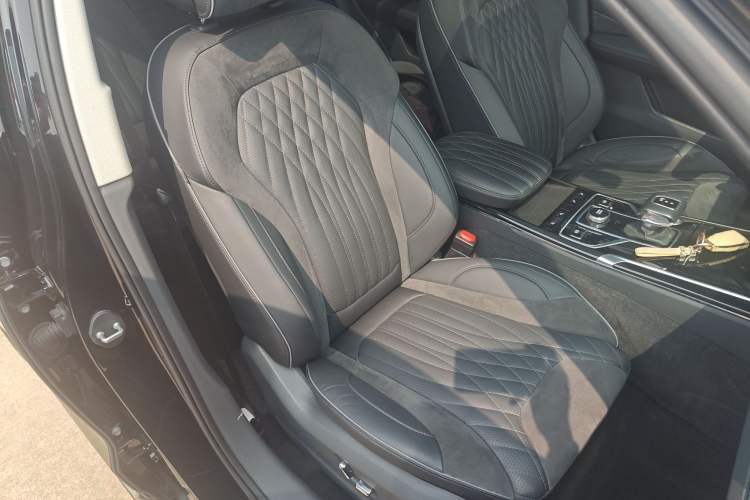 Used Hongqi HS5 2022 Revised Version 2.0T Smart Connect Flagship Edition
