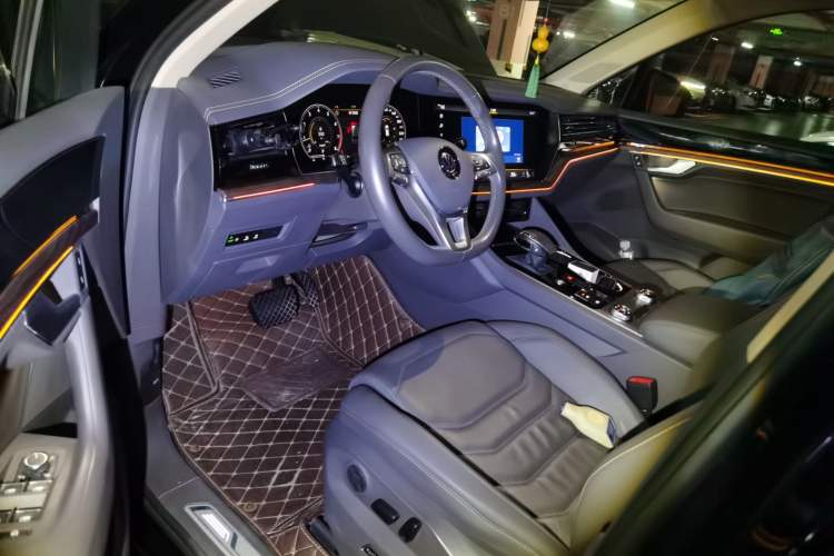 Used Volkswagen Touareg 2019 2.0TSI Ruiyi Edition China VI Standard Driver Seat