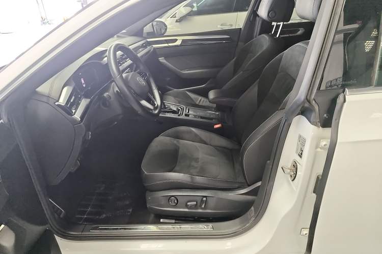 Used Volkswagen FAW-Volkswagen CC 2021 330TSI Ignite Edition Left Front Seat