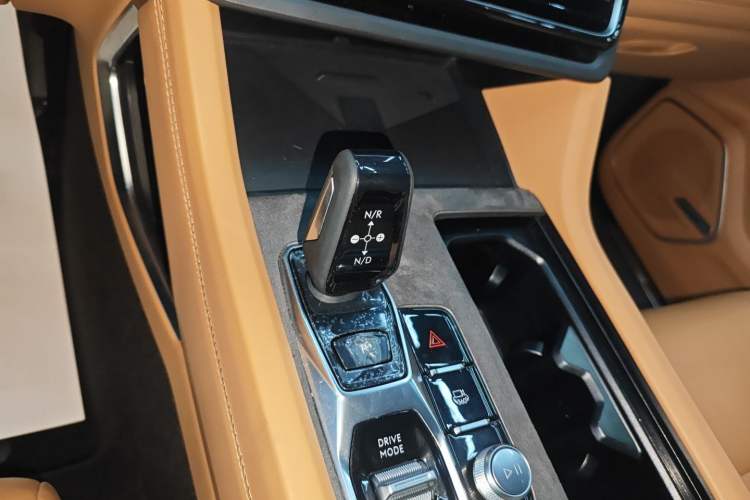 Used Lynk & Co 09 EM-P 2025 2.0TD EM-P Four-Wheel Drive Max Five Seats
