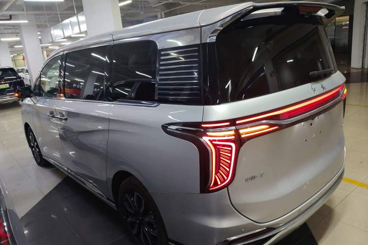 Used Hongqi HQ9 2023 2.0T Smart Connect Flagship Edition
