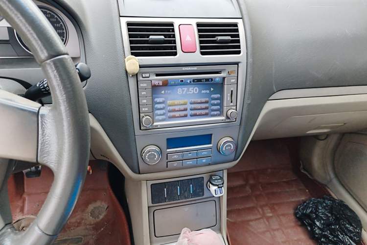 Used Geely Auto Classic Emgrand 2010 Sedan 1.8L Manual Luxury Model
