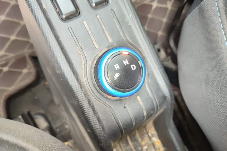 Used Wuling Hongguang MINIEV 2022 Zizai Version Lithium Iron Phosphate Gear Lever