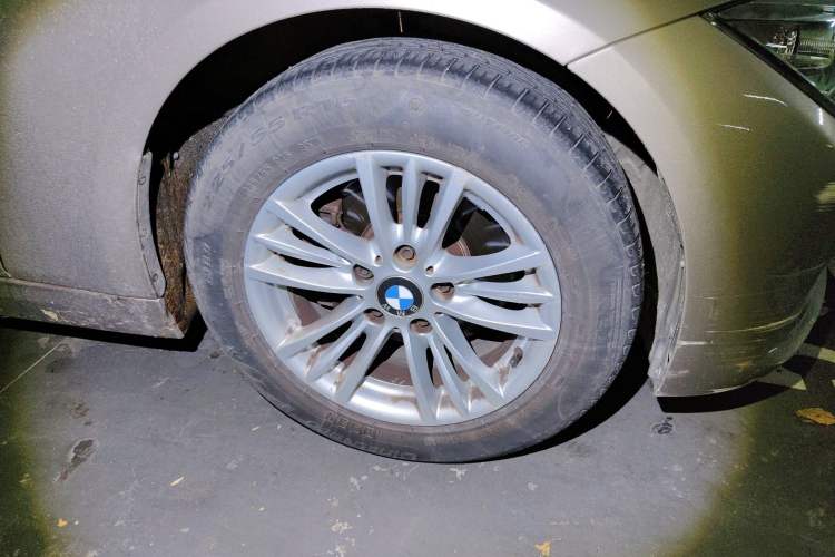 Used BMW 3 Series 2015 320Li Luxury Edition Fashion Model
