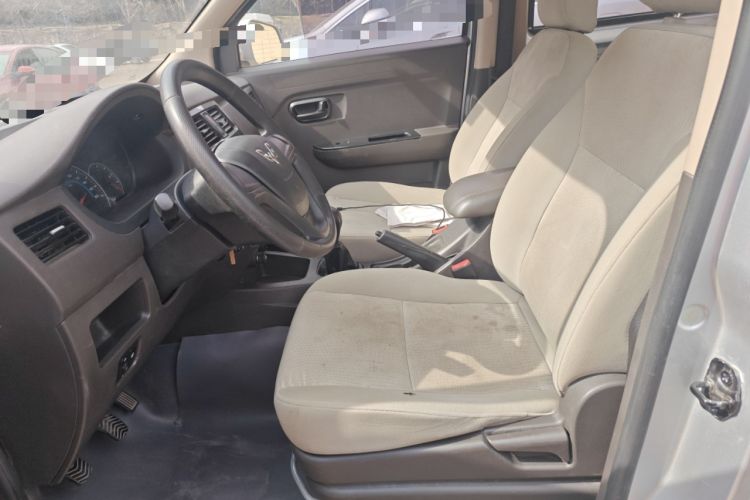 Used Wuling Rongguang V 2016 1.5L Standard Version
