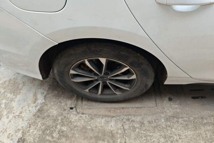 Used BYD Destroyer 05 2023 Champion Edition DM-i 55KM Luxury Model Right Rear Wheel Hub