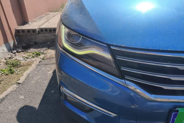 Used Roewe RX5 2016 20T Two-Wheel Drive Automatic Internet Smart Edition
