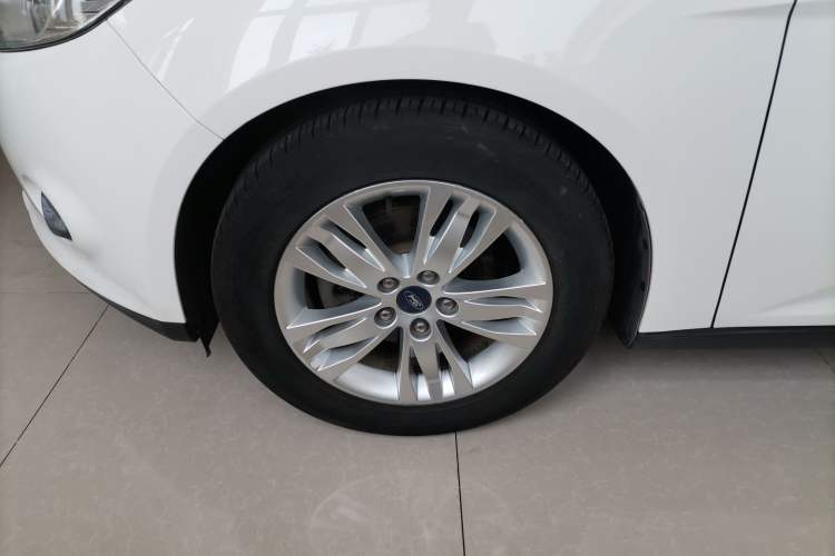 Used Ford Focus 2012 Sedan 1.6L Manual Comfort Model