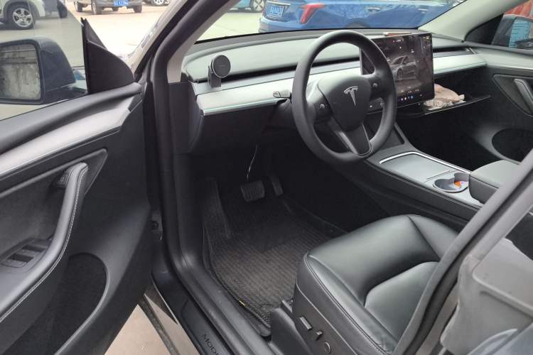 Used Tesla Model Y 2024 Rear-Wheel-Drive Version
