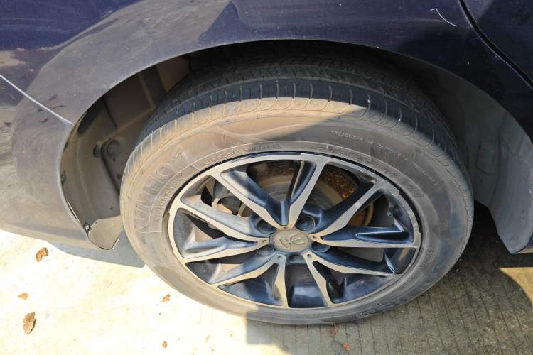 Used BYD Song MAX 2017 1.5T Manual Smart Connect Luxury 7-Seater