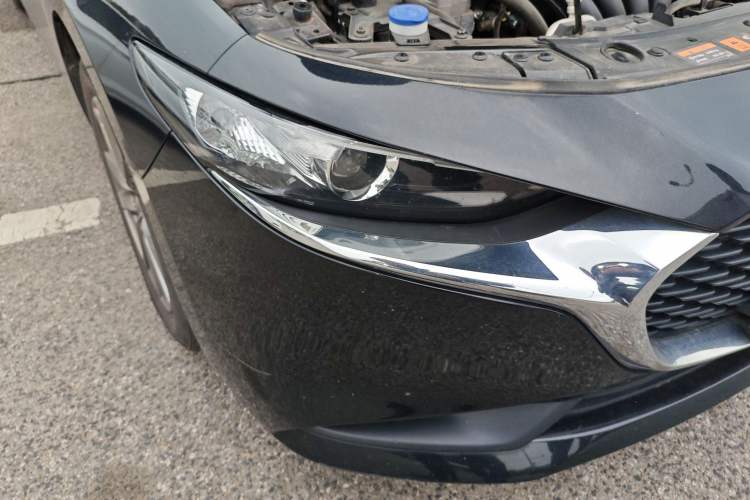 Used Mazda 3 Axela 2020 1.5L Automatic ZhiMei Edition Right Front Headlight