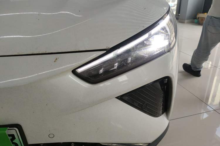 Used NETA L 2024 Extended-Range 310 Flash Charge PRO Edition Left Front Headlight