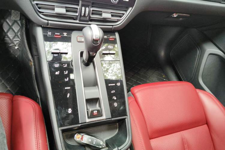 Used Porsche Macan 2023 Macan 2.0T