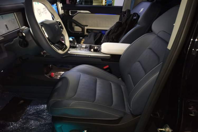 Used JETOUR Traveler C-DM 2024 C-DM 206KM Four-Wheel Drive Wilderness Edition Driver Seat