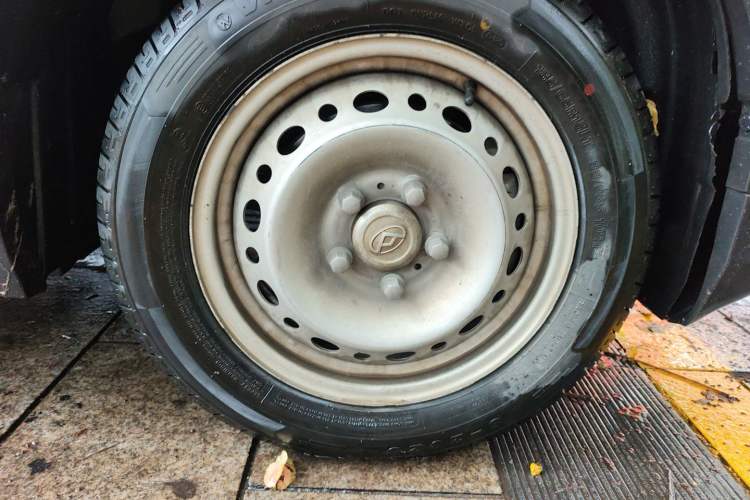 Used SAIC MAXUS EV30 2022 Pure Electric Smart Logistics Expert with Short Wheelbase Guoxuan