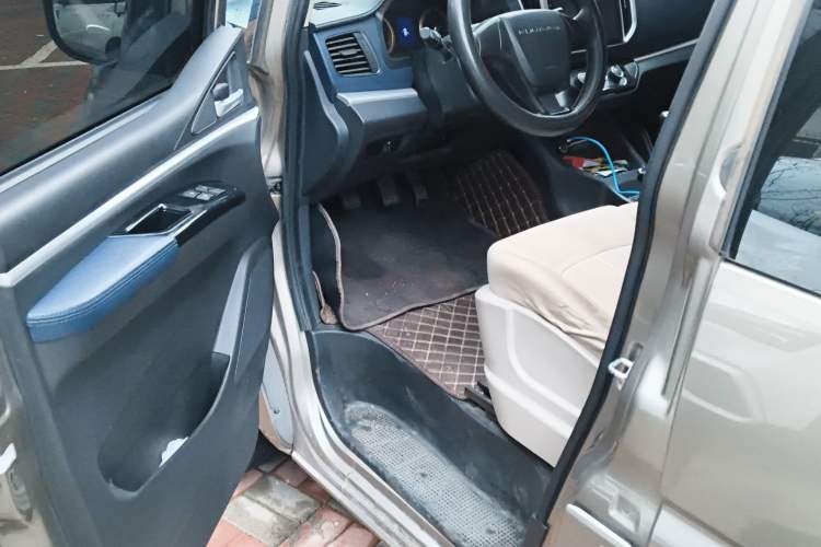 Used FORTHING Lingzhi 2022 Revised Version Workhorse Edition M5L 2.0L Base Model 7 Seats